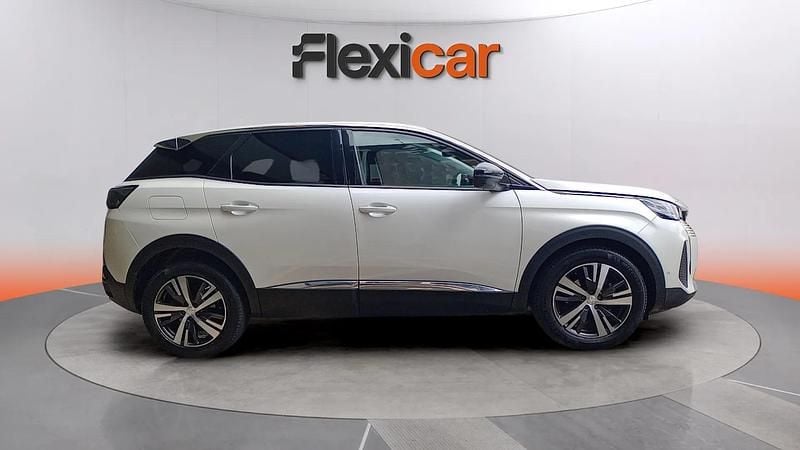 Usado Peugeot 3008 Allure 131 CV (96 kW) 2022 Blanco Monovolumen