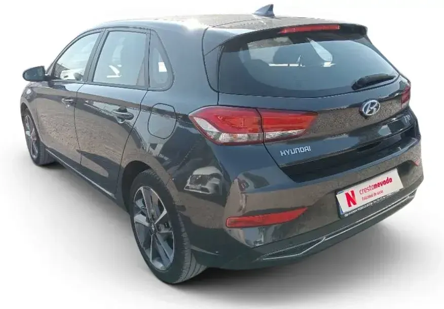 Usado Hyundai i30 110 CV (80 kW) 2022 Gris