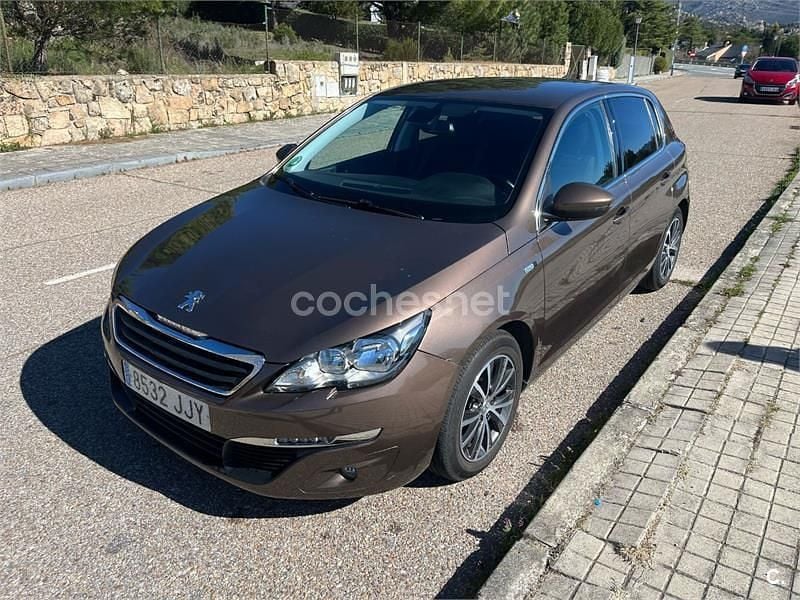 Usado Peugeot 308 Active 130 CV (95 kW) 2015 Beige Berlina