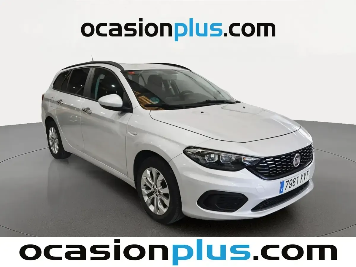 Usado Fiat Tipo Easy 95 CV (69 kW) 2019 Gris Familiar