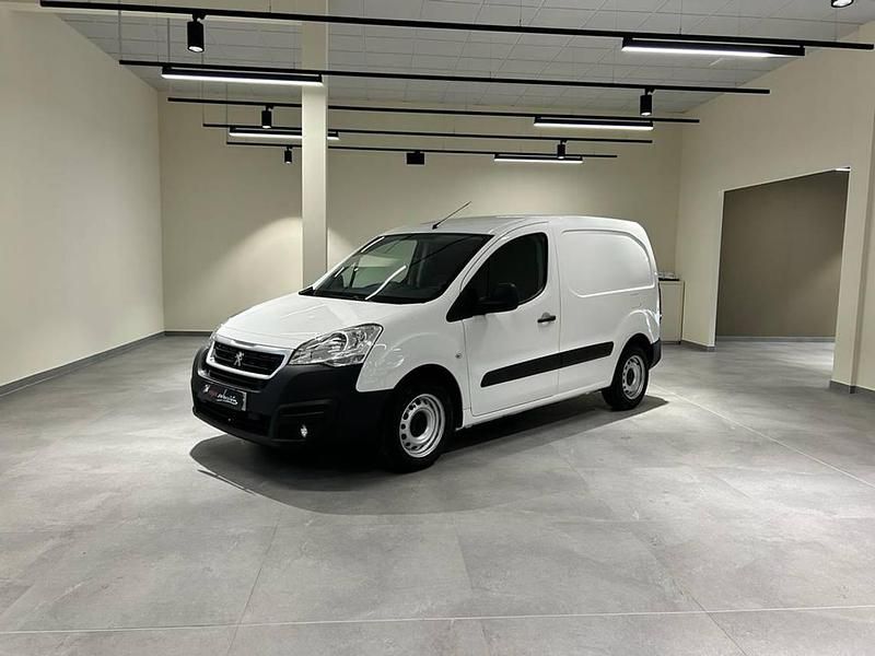 Usado Peugeot Partner 75 CV (55 kW) 2018 Blanco Monovolumen