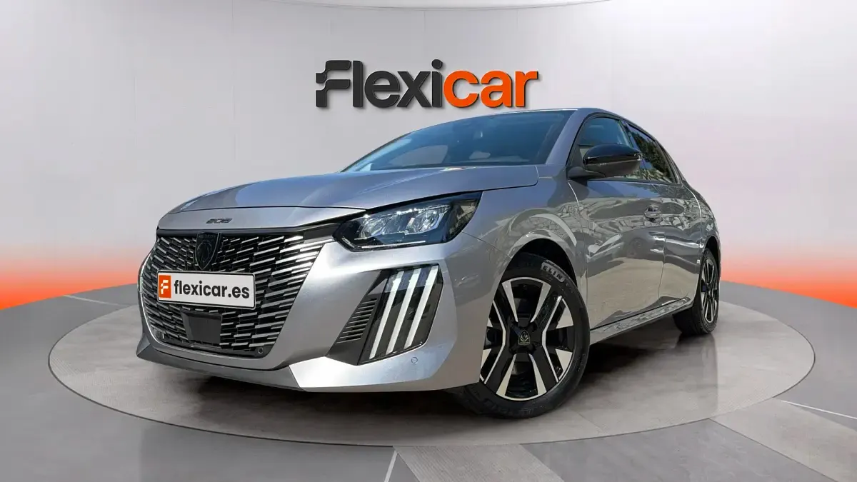 Usado Peugeot 208 Allure 101 CV (74 kW) 2025 Gris Utilitario