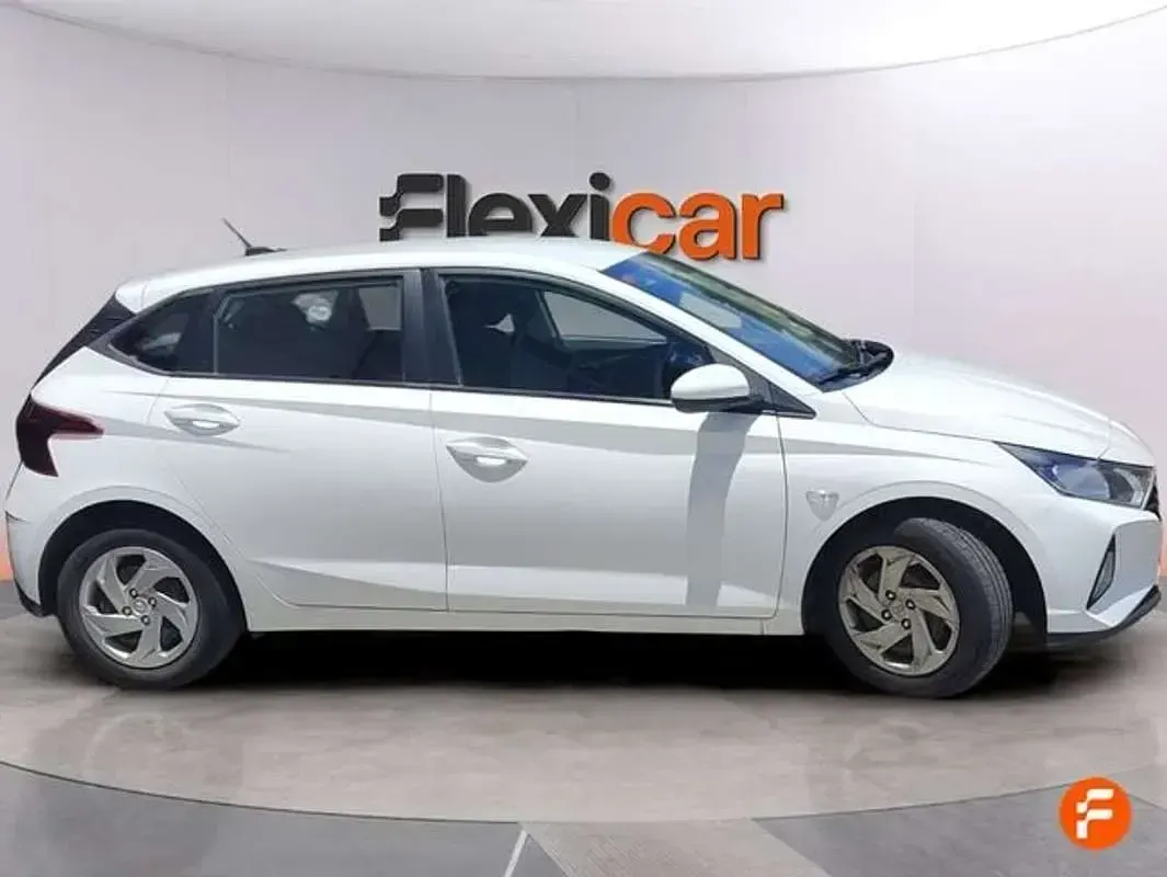 Usado Hyundai i20 84 CV (61 kW) 2021 Blanco Utilitario