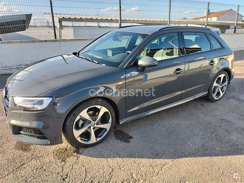 Usado Audi A3 S-Line 150 CV (110 kW) 2018 Gris / plata Berlina