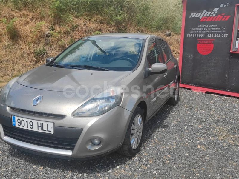 Beige Usado 2012 Renault Clio IV Business Berlina | 6900 € (Buen precio) - Imagen 1/4