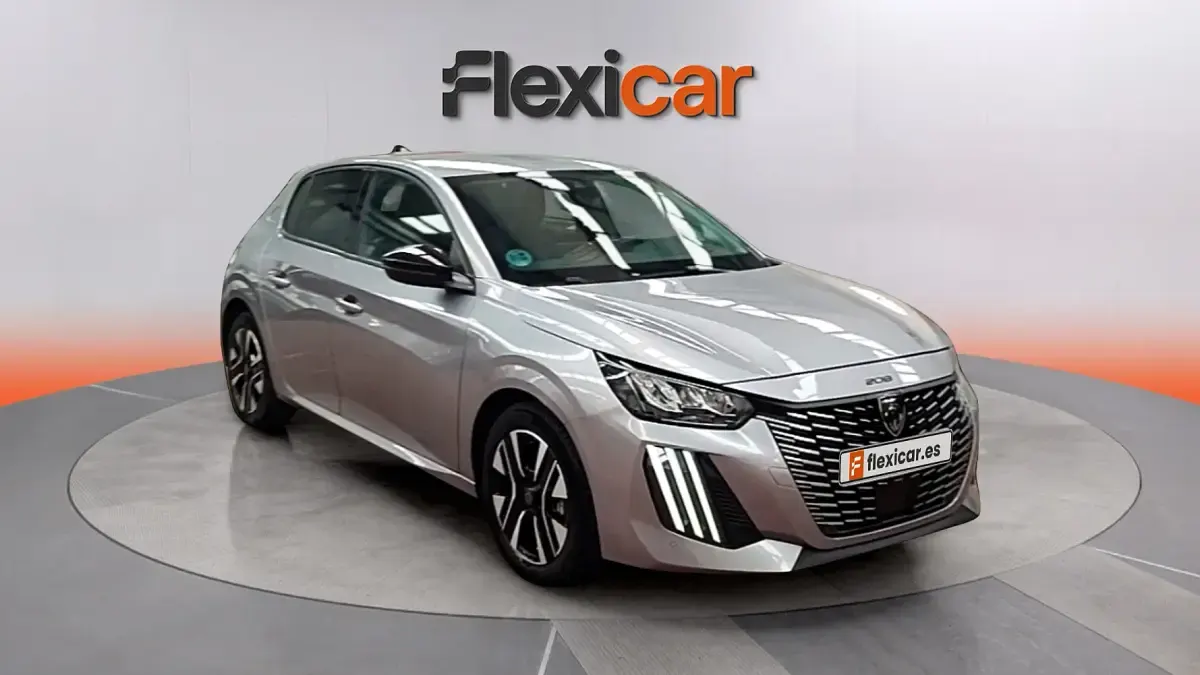 Usado Peugeot 208 Allure 101 CV (74 kW) 2025 Utilitario