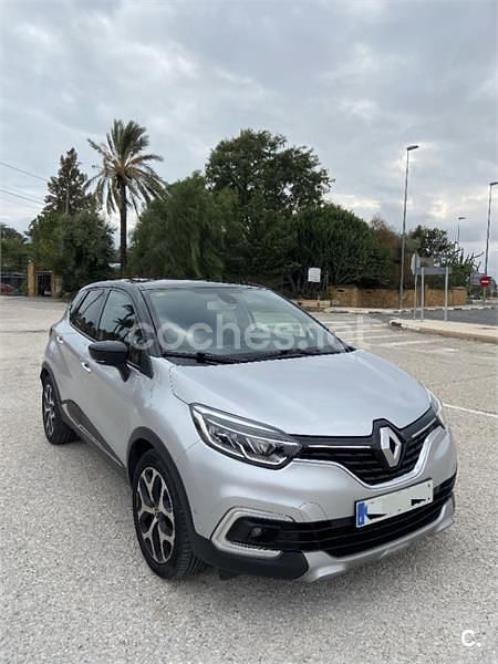 Usado Renault Captur Zen 120 CV (88 kW) 2018 Gris / plata SUV