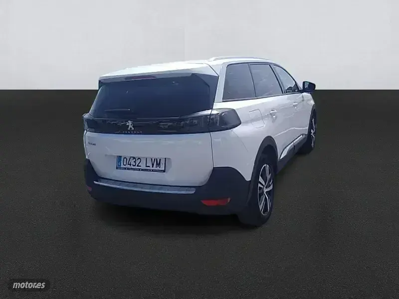 Usado Peugeot 5008 Allure 130 CV (95 kW) 2021 Blanco SUV