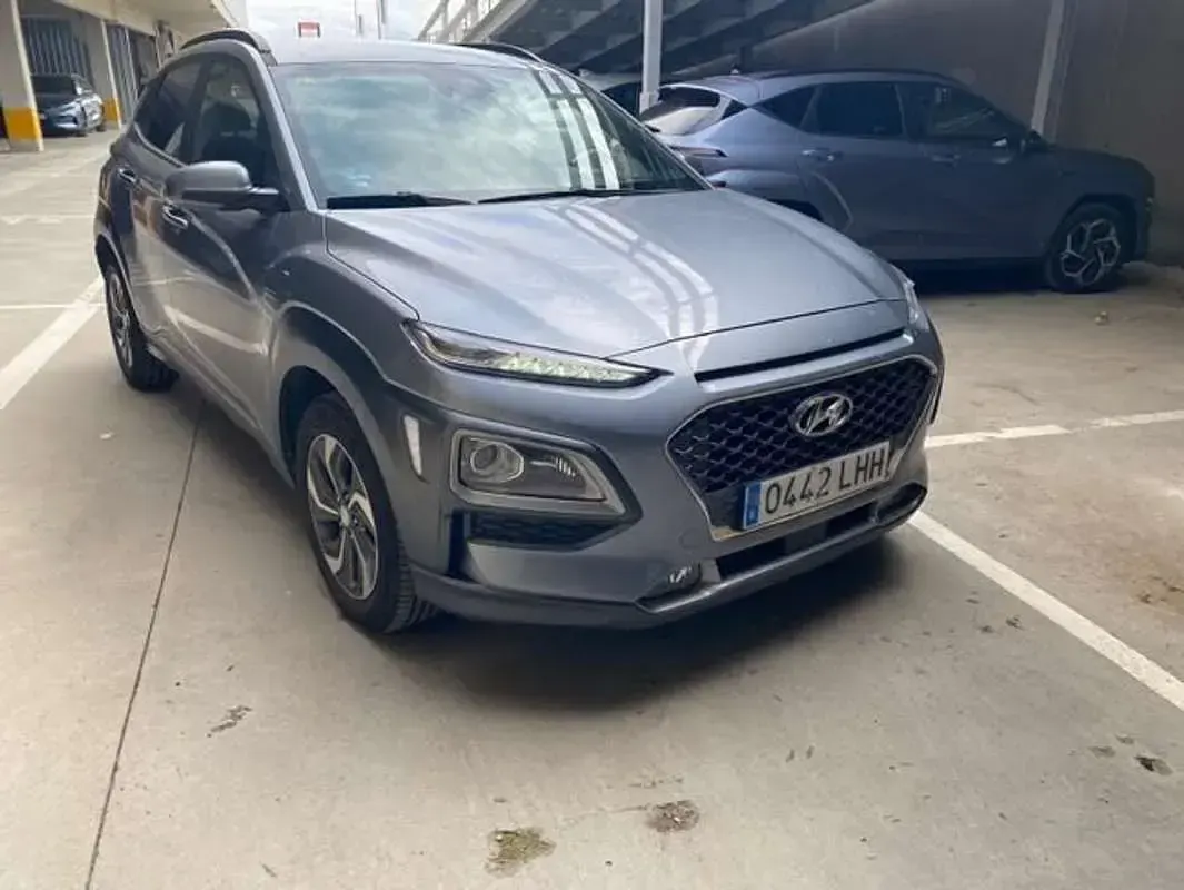 Usado Hyundai Kona 141 CV (103 kW) 2020 Gris SUV