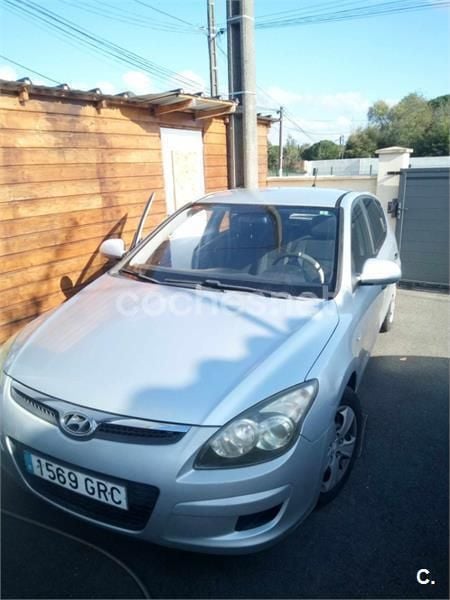 Gris / plata Usado 2009 Hyundai i30 Classic Berlina | 5000 € (Precio justo) - Imagen 1/3