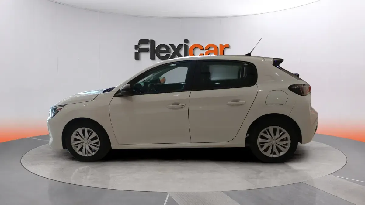 Usado Peugeot 208 Active 101 CV (74 kW) 2022 Blanco Utilitario