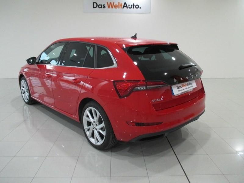 Usado Skoda Scala Sport 110 CV (80 kW) 2024 Rojo Utilitario