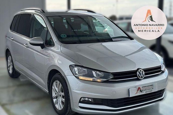 Gris Usado 2017 VW Touran Advance Monovolumen | 17.900 € (Caro) - Imagen 1/4