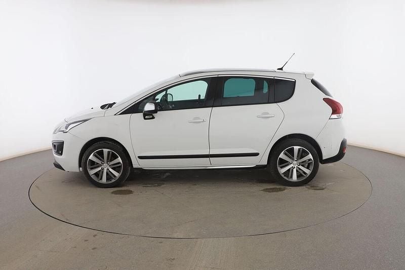Usado Peugeot 3008 Allure 120 CV (88 kW) 2016 Blanco SUV