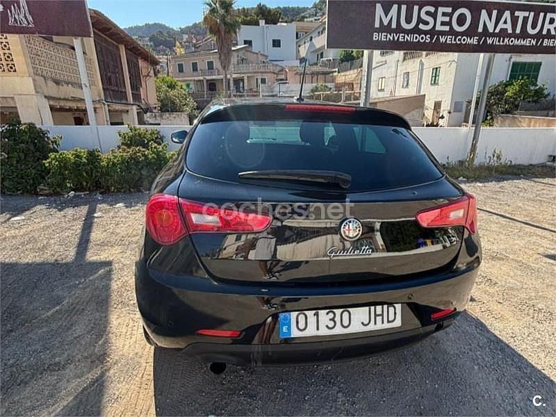 Usado Alfa Romeo Giulietta Distinctive 105 CV (77 kW) 2015 Negro Utilitario
