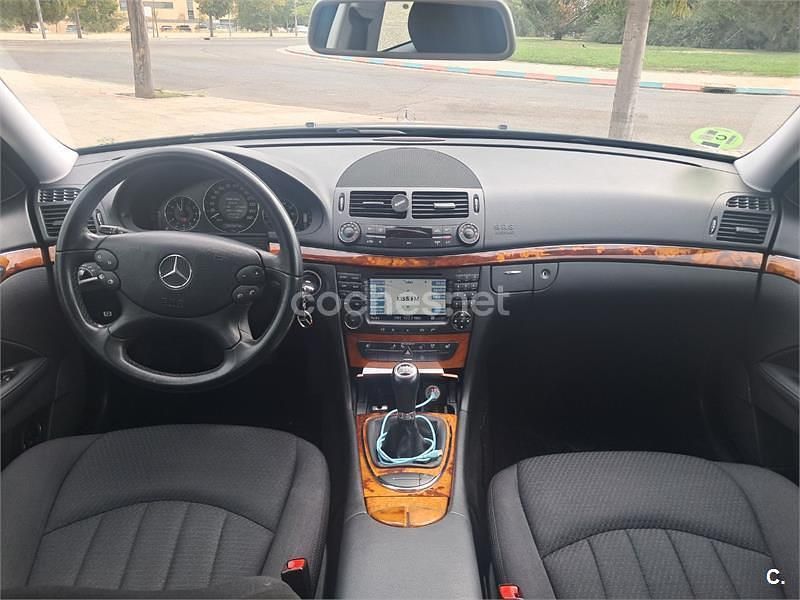 Verde Usado 2008 Mercedes E200 Elegance Berlina | 5800 € - Imagen 1/4
