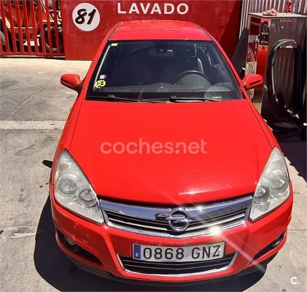 Usado Opel Astra Enjoy 110 CV (80 kW) 2009 Rojo Berlina