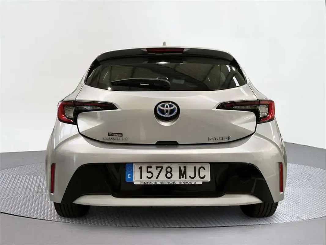 Begagnad Toyota Corolla Active 140 HK (102 kW) 2023 Halvkombi