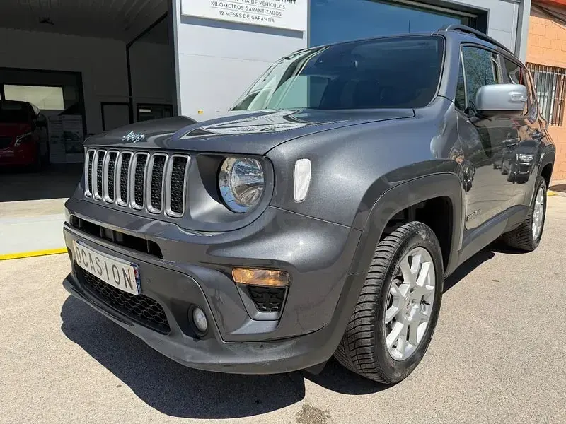 Usado Jeep Renegade Limited 190 CV (139 kW) 2022 Gris / plata SUV