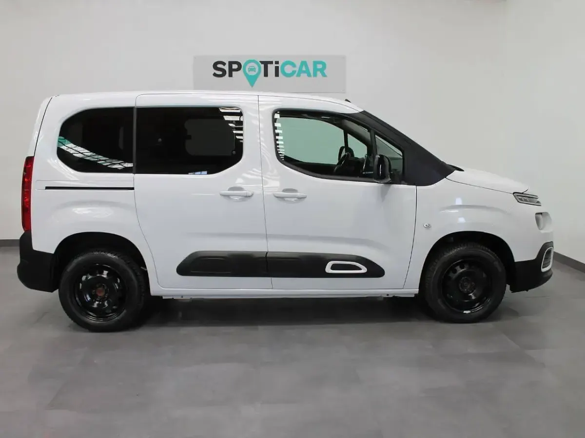 Usado Citroën Berlingo Business Class 102 CV (75 kW) 2023 Blanco Monovolumen