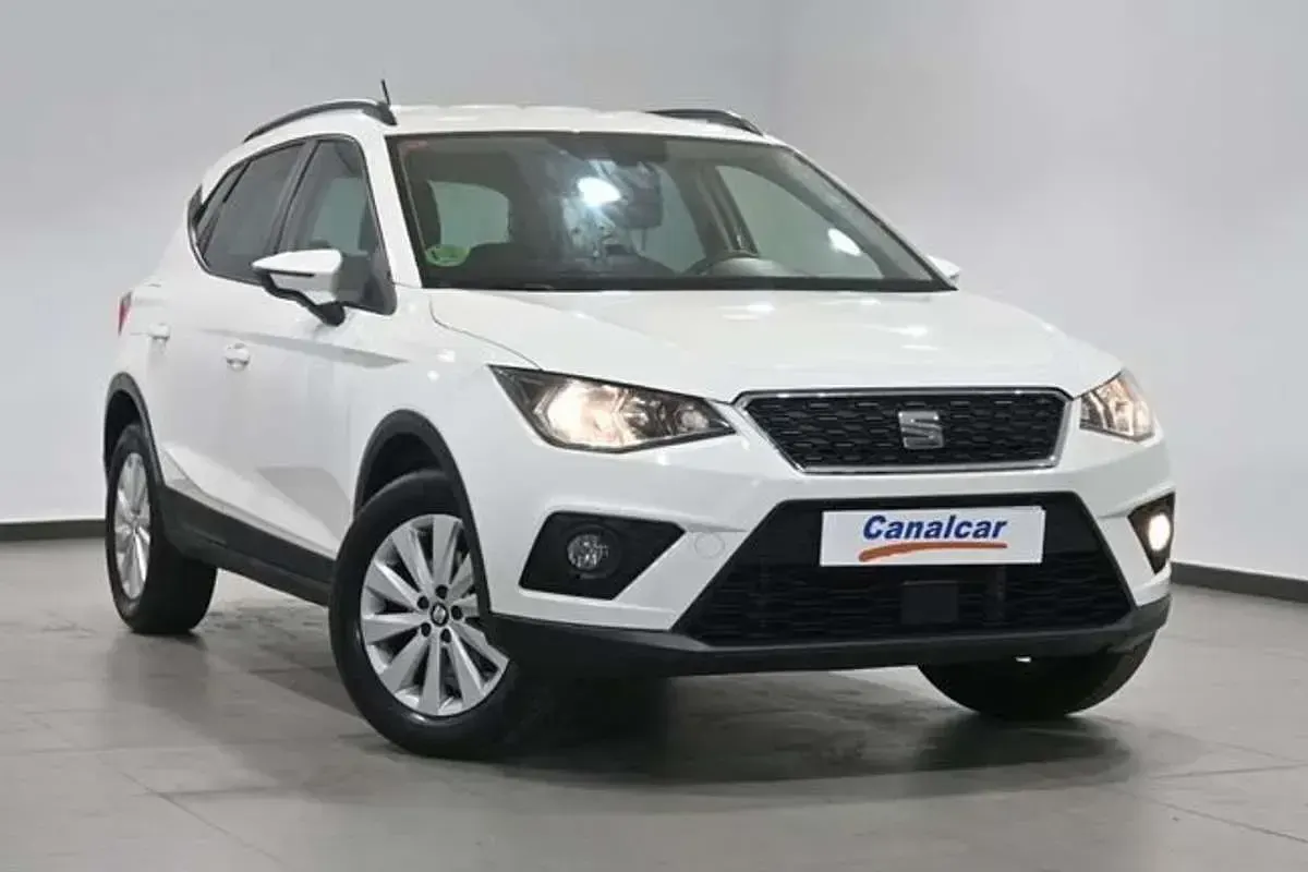 Usado Seat Arona Style 95 CV (69 kW) 2018 Blanco SUV