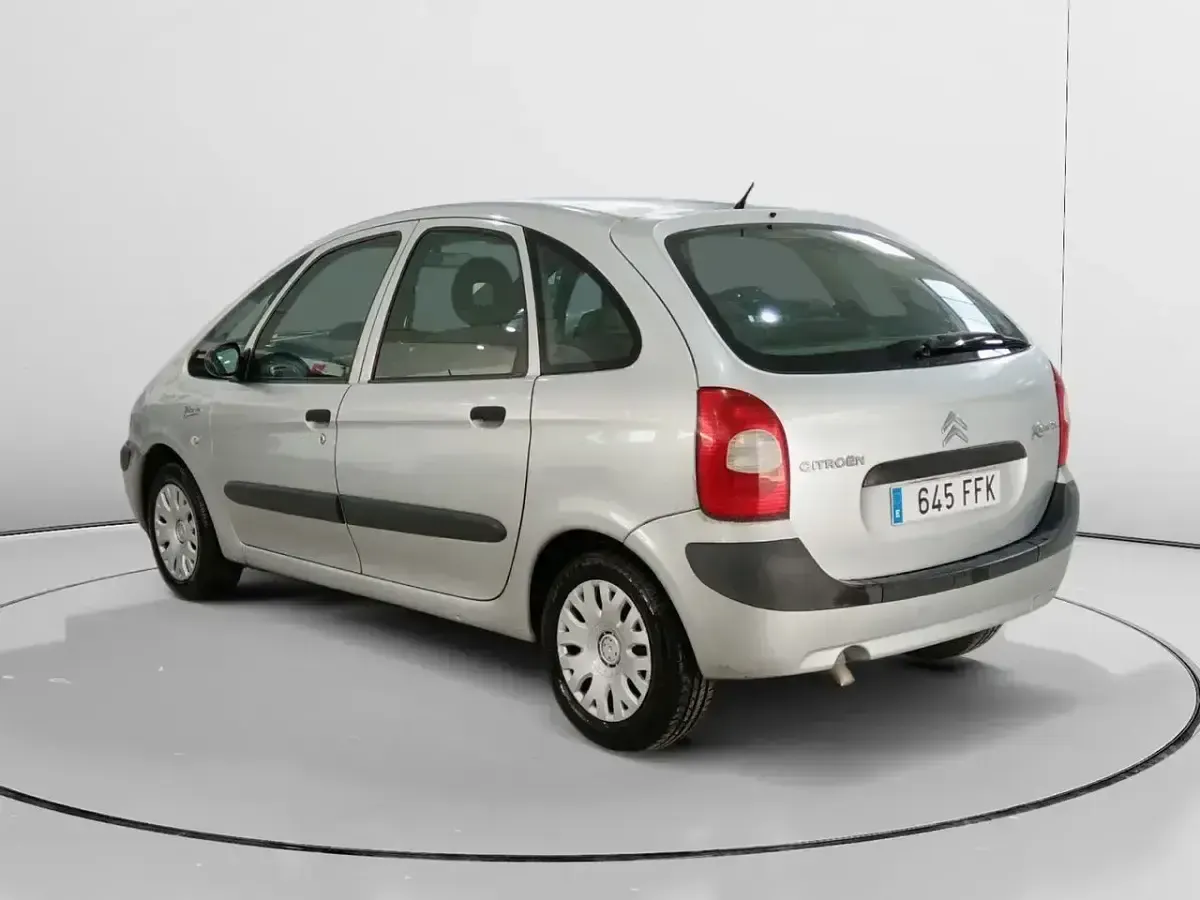 Usado Citroën Xsara 109 CV (80 kW) 2006 Gris Monovolumen