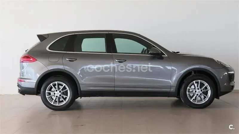 Usado Porsche Cayenne 262 CV (192 kW) 2015 Gris / plata SUV