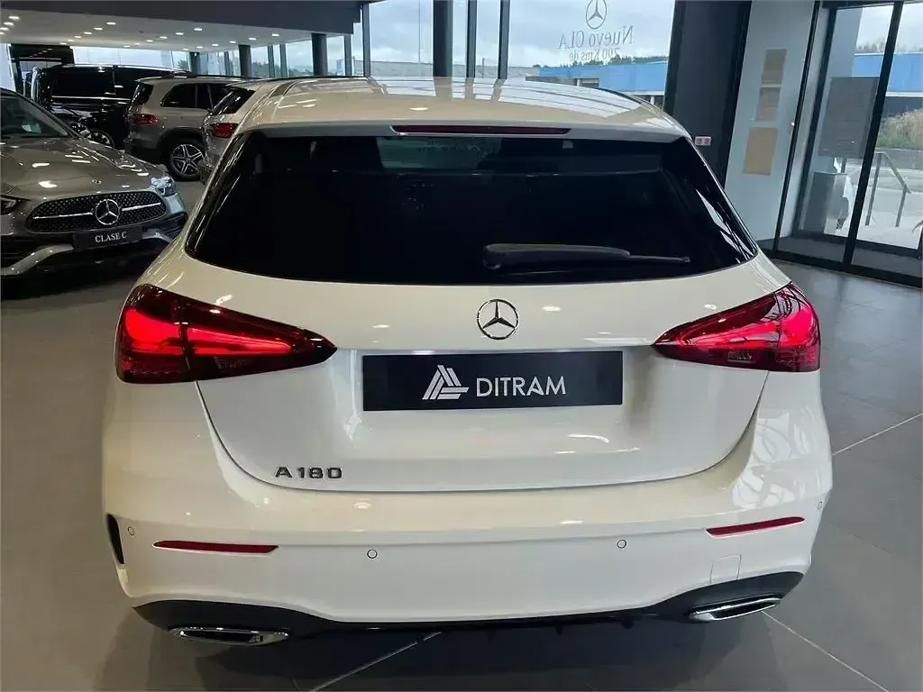 Nuevo Mercedes A180 136 CV (100 kW) 2026 Blanco Berlina