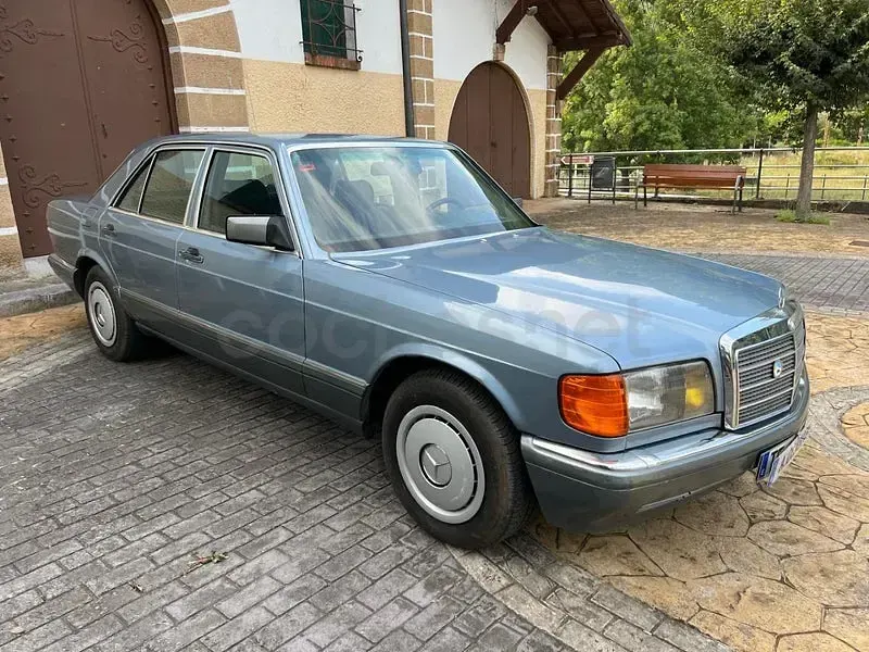Usado Mercedes 260 166 CV (122 kW) 1986 Azul Berlina