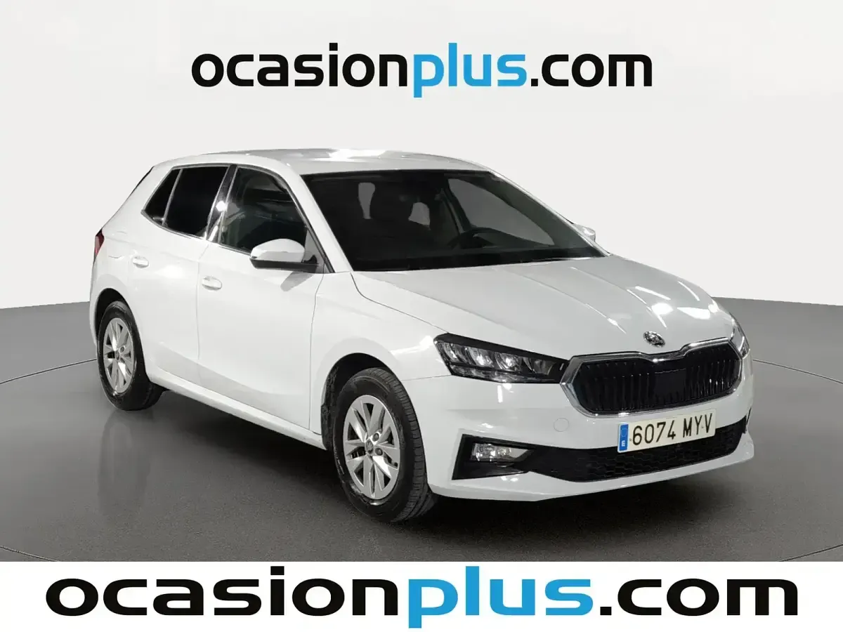 Usado Skoda Fabia Selection 95 CV (69 kW) 2025 Blanco Berlina