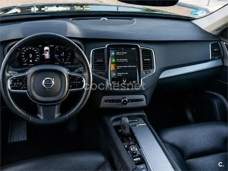Usado Volvo XC90 Momentum 235 CV (172 kW) 2021 Negro SUV