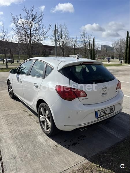 Usado Opel Astra Excellence 165 CV (121 kW) 2015 Blanco Berlina