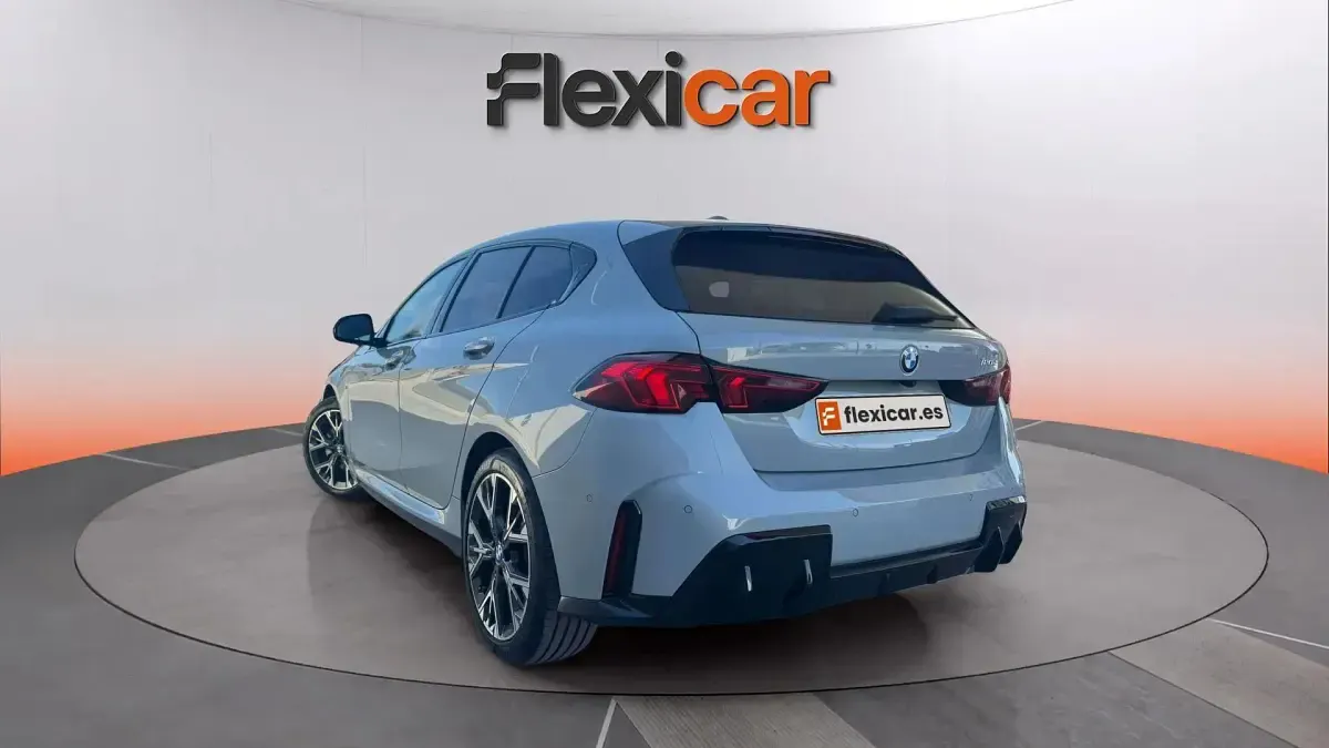 Usado BMW 120 170 CV (125 kW) 2025 Gris Utilitario
