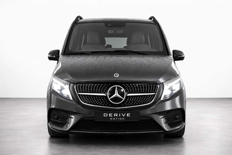Usado Mercedes V300 239 CV (175 kW) 2023 Negro Monovolumen