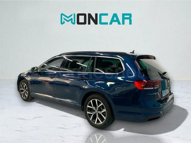 Usado VW Passat Executive 150 CV (110 kW) 2021 Azul Familiar