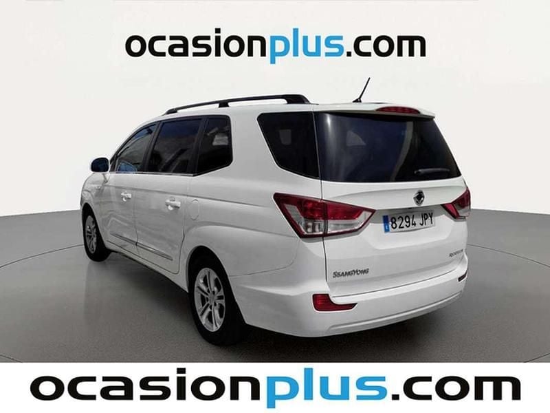 Usado Ssangyong (KGM) Rodius Limited 178 CV (130 kW) 2016 Blanco Monovolumen