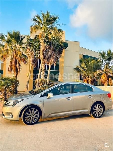 Gris / plata Usado 2012 Toyota Avensis Executive Berlina | 10.200 € (Precio justo) - Imagen 1/4
