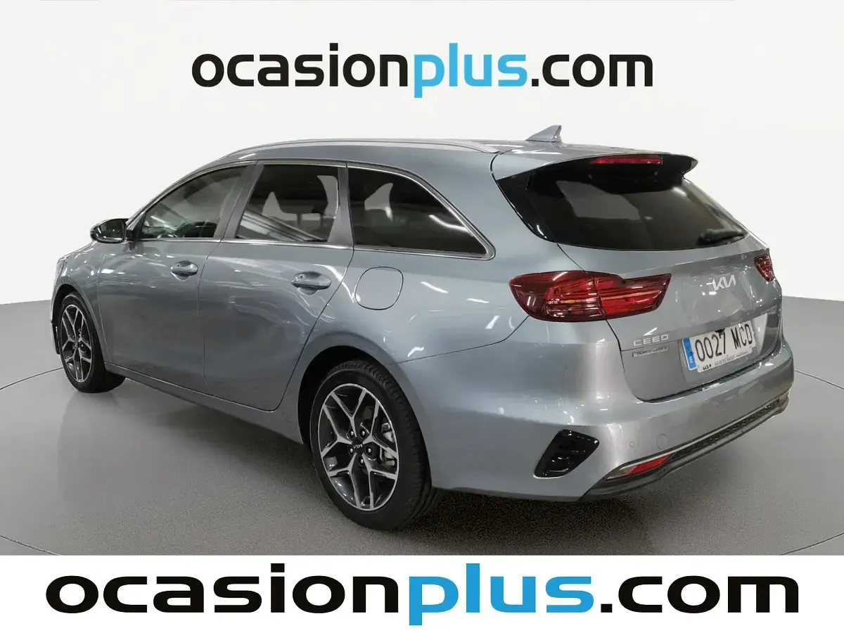 Usado Kia Ceed 120 CV (88 kW) 2022 Gris plata Utilitario