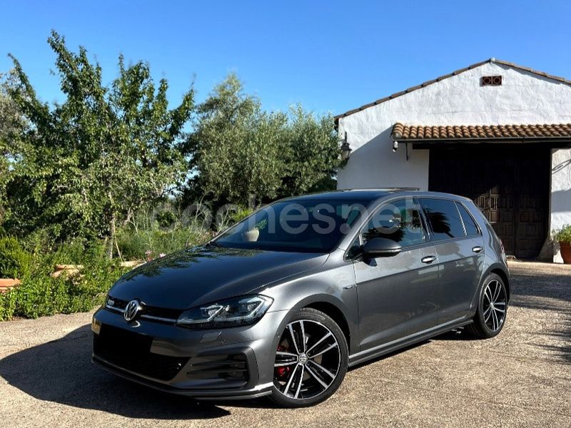 Gris / plata Usado 2018 VW Golf VII GTD Berlina | 26.999 € - Imagen 1/3