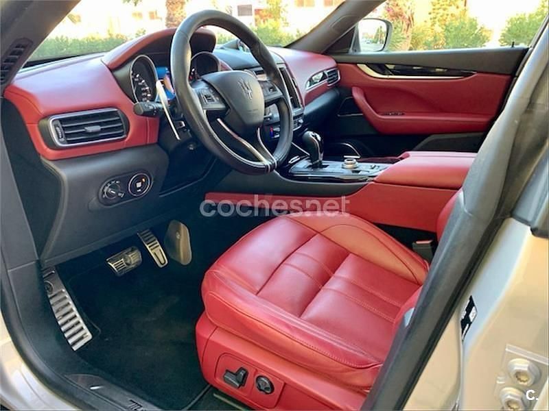 Usado Maserati Levante 275 CV (202 kW) 2017 Beige SUV