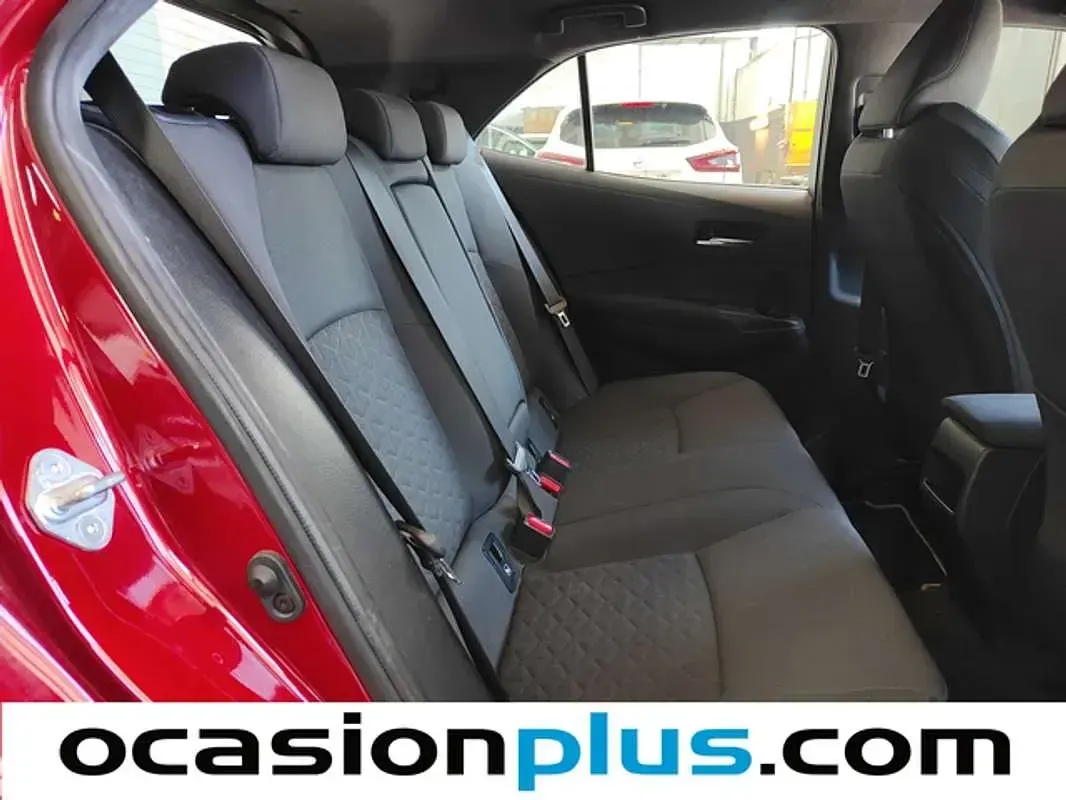 Usado Toyota Corolla Active 122 CV (89 kW) 2019 Rojo Utilitario