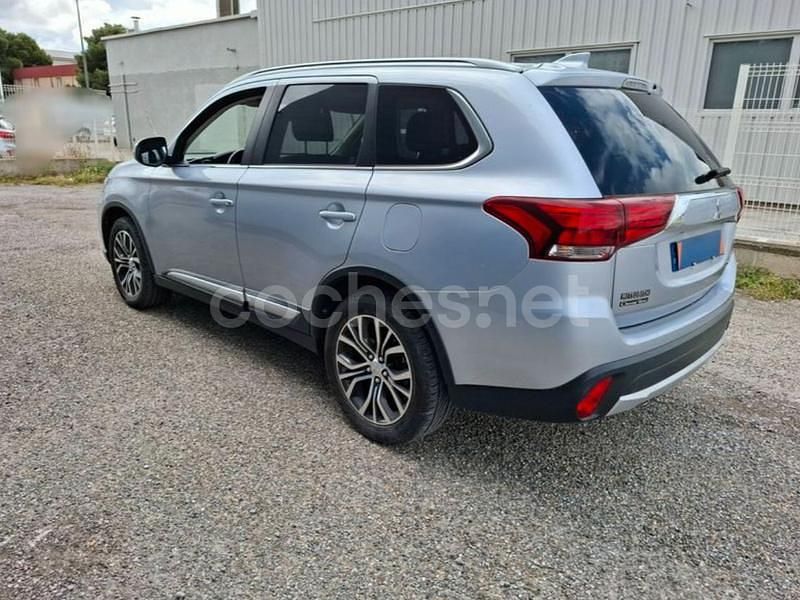 Usado Mitsubishi Outlander Motion 150 CV (110 kW) 2018 Azul SUV