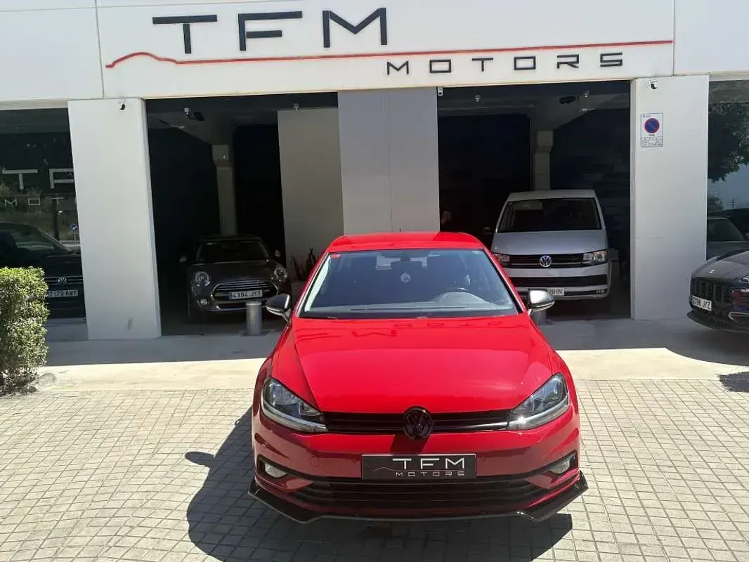Usado VW Golf VII 116 CV (85 kW) 2019 Rojo Utilitario