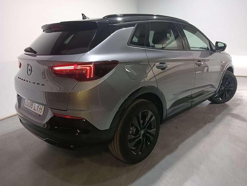 Usado Opel Grandland X GS Line 131 CV (96 kW) 2022 Plateado SUV