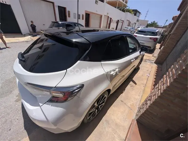 Usado Toyota Corolla 180 CV (132 kW) 2019 Blanco Berlina