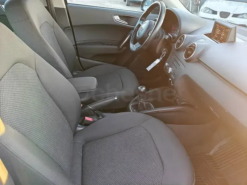 Usado Audi A1 Sportback 86 CV (63 kW) 2015 Negro Utilitario
