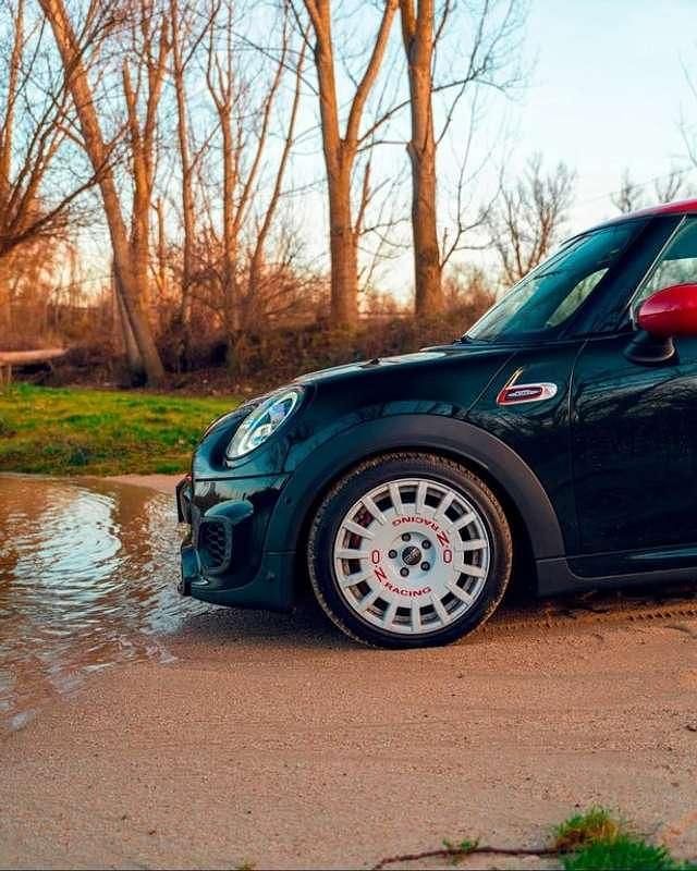 Usado Mini John Cooper Works 230 CV (169 kW) 2018 Verde Utilitario