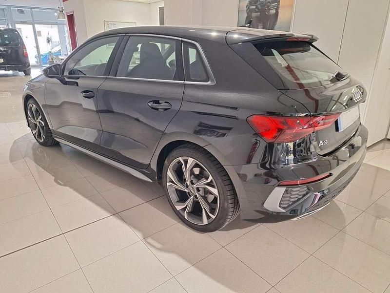Usado Audi A3 Sportback S-Line 116 CV (85 kW) 2022 Negro Utilitario