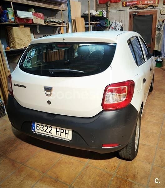 Usado Dacia Sandero Base 75 HP (55 kW) 2013 Branco Sedan