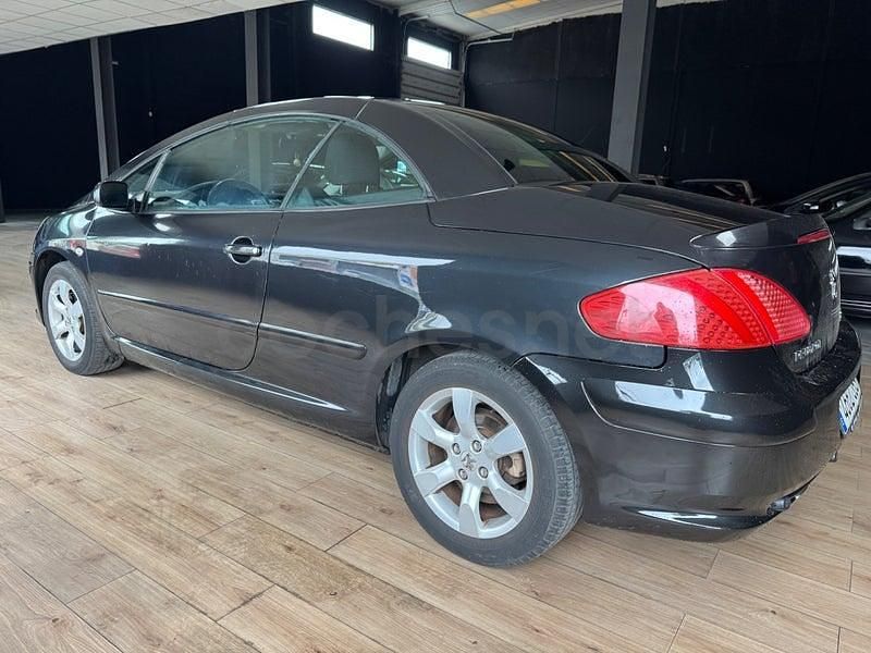 Usado Peugeot 307 CC 110 CV (80 kW) 2008 Negro Descapotable